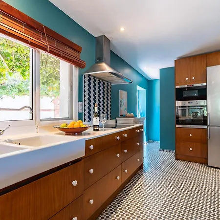 Villa Ct 389 - Faro's Charming & Private Pool In Benalmadena