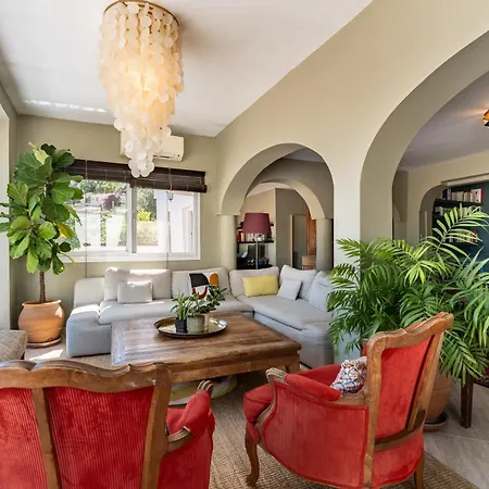 Ct 389 - Faro's Charming & Private Pool In Benalmadena